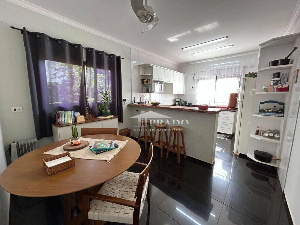 Casa à venda com 3 quartos, 180m² - Foto 9