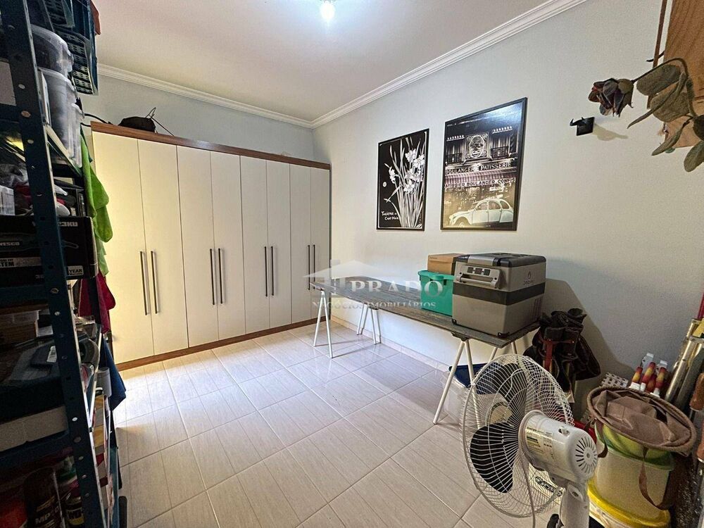 Casa à venda com 3 quartos, 180m² - Foto 4