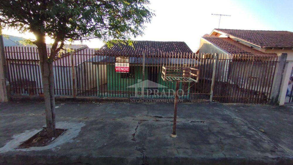 Casa à venda com 2 quartos, 70m² - Foto 1