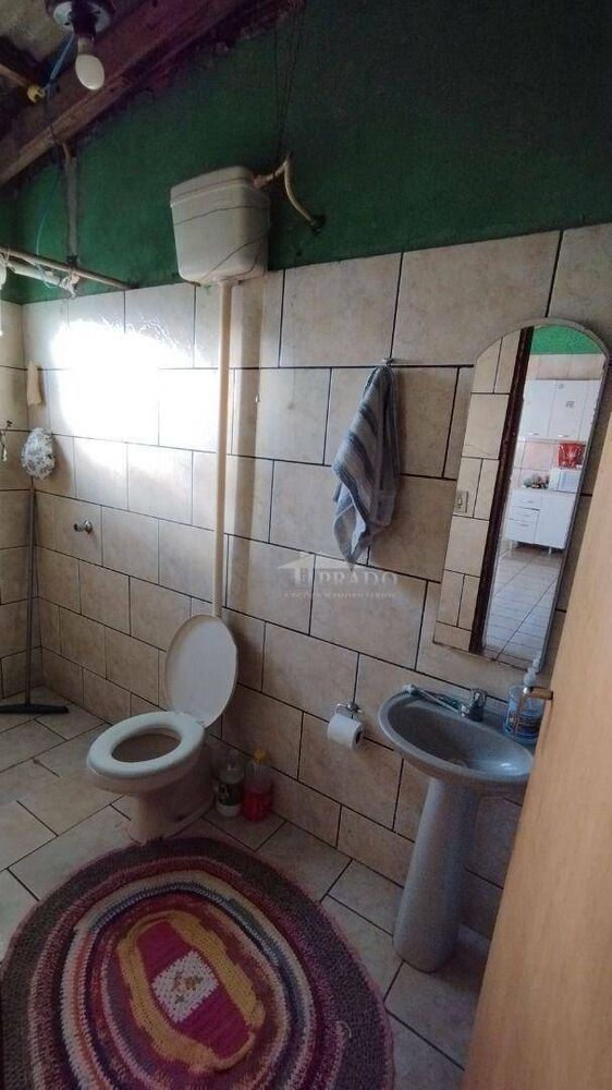 Casa à venda com 2 quartos, 70m² - Foto 6