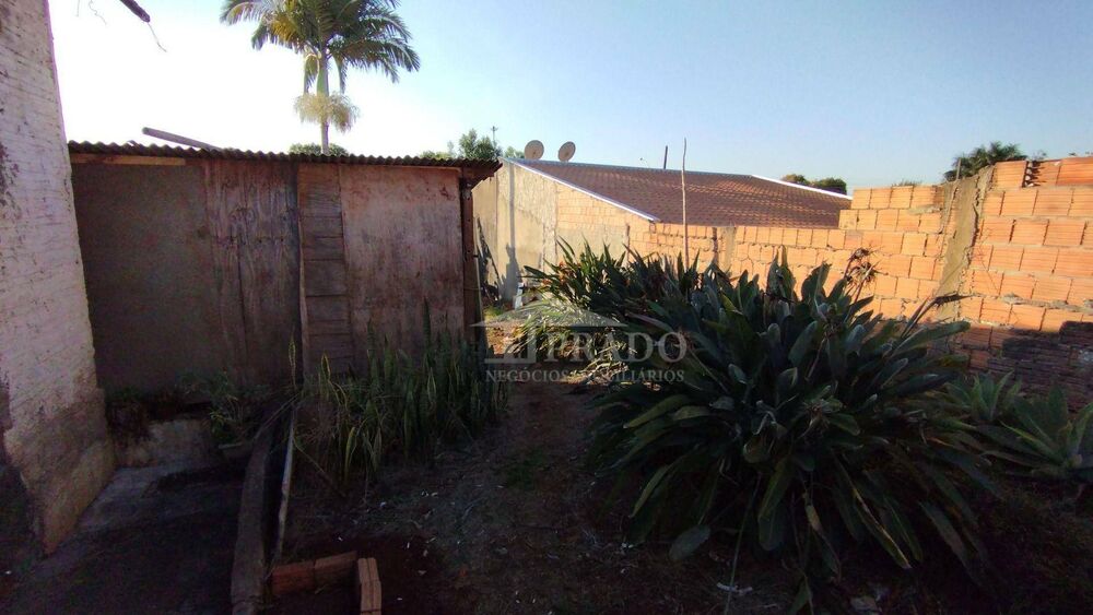 Casa à venda com 2 quartos, 70m² - Foto 4