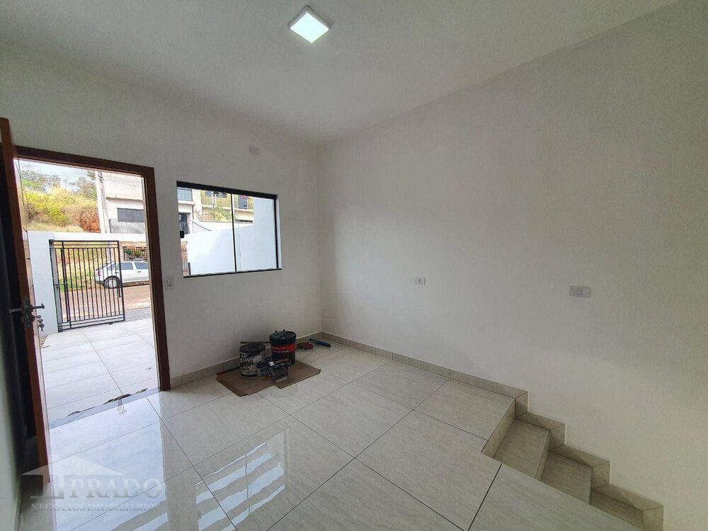Casa à venda com 2 quartos, 75m² - Foto 3