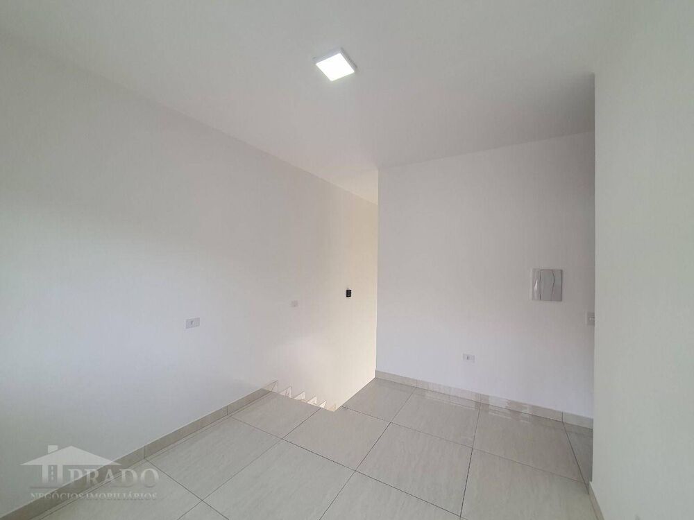 Casa à venda com 2 quartos, 75m² - Foto 1