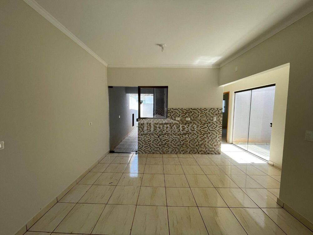 Casa à venda com 3 quartos, 95m² - Foto 2