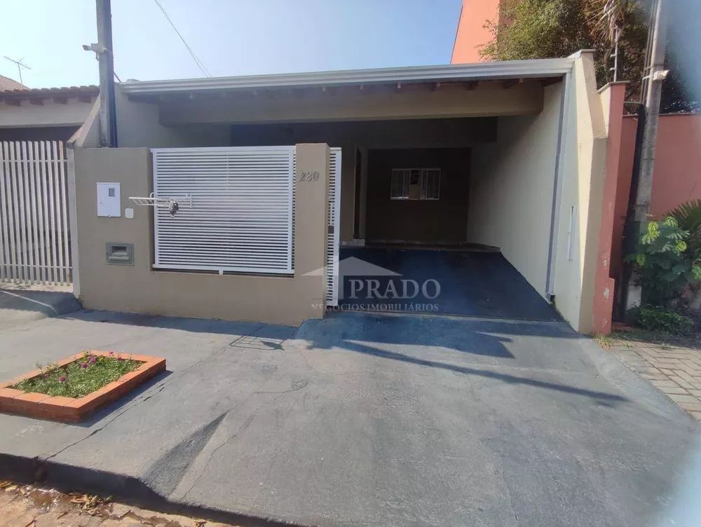 Casa à venda com 3 quartos, 73m² - Foto 1