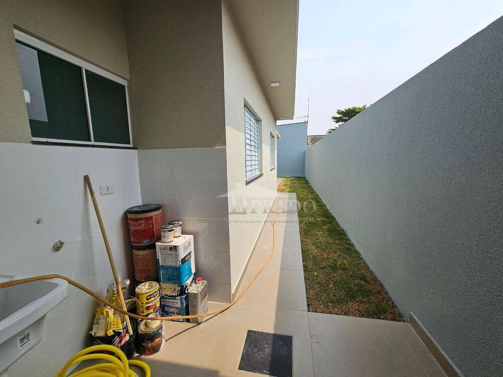 Casa à venda com 3 quartos, 99m² - Foto 11