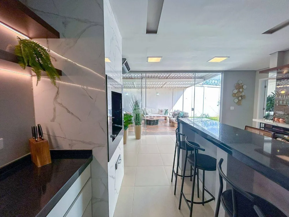 Sobrado, 4 quartos, 330 m² - Foto 1