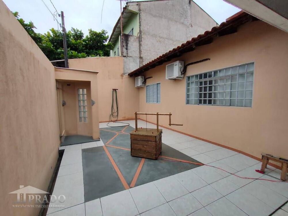 Casa à venda com 3 quartos, 160m² - Foto 2