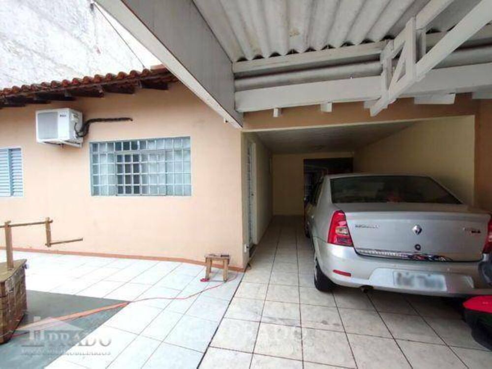 Casa à venda com 3 quartos, 160m² - Foto 1