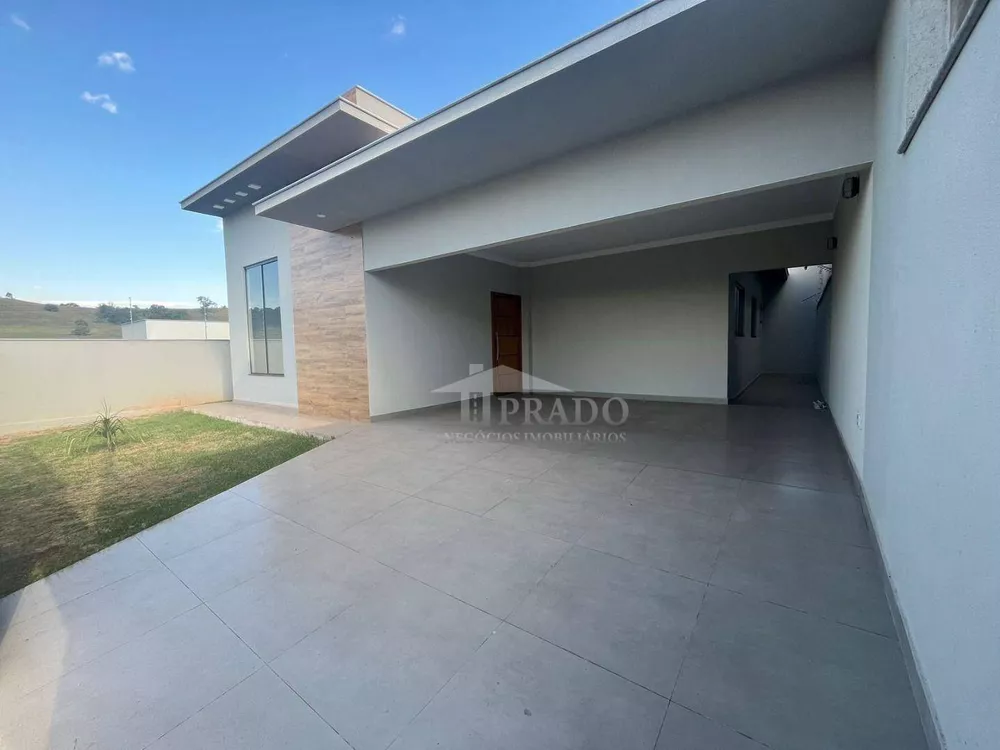 Casa à venda com 3 quartos, 150m² - Foto 1