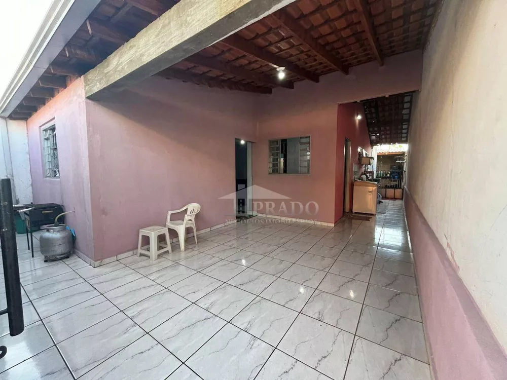 Casa à venda com 3 quartos, 99m² - Foto 2