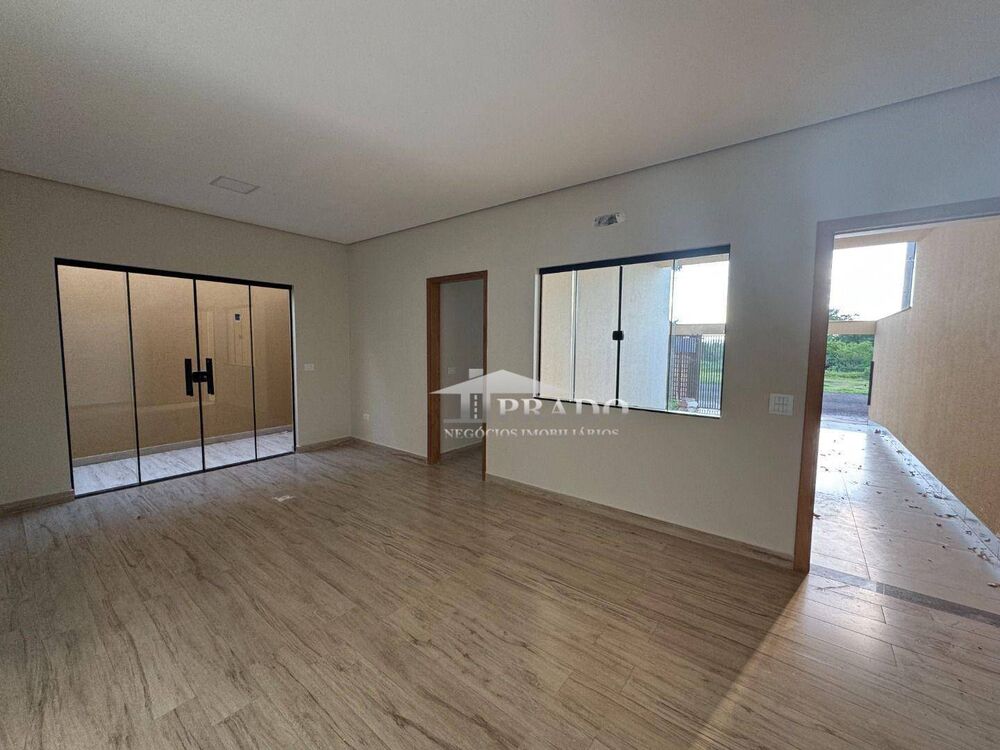 Casa à venda com 2 quartos, 120m² - Foto 2