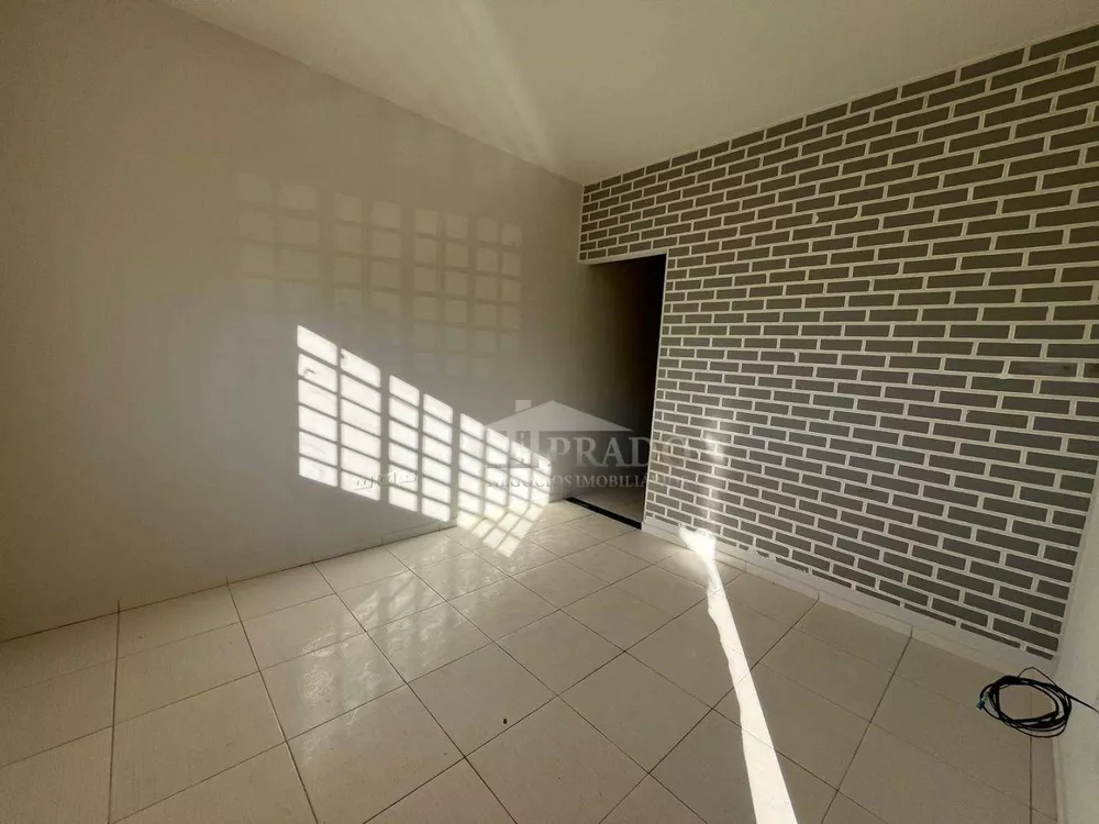 Casa à venda com 2 quartos, 77m² - Foto 2