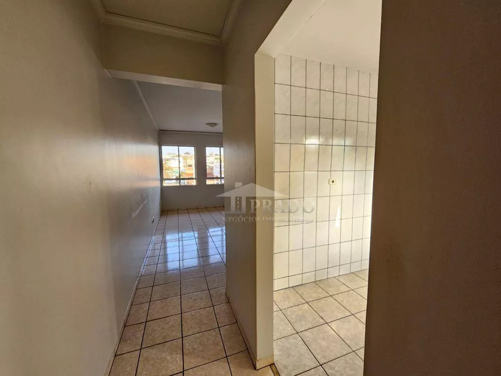 Apartamento à venda com 2 quartos, 70m² - Foto 2