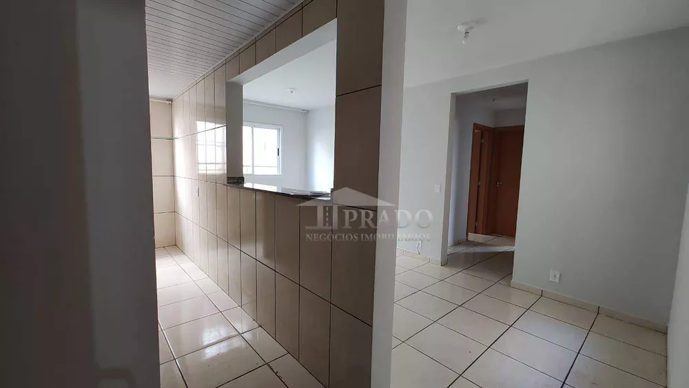 Apartamento à venda com 3 quartos, 55m² - Foto 2