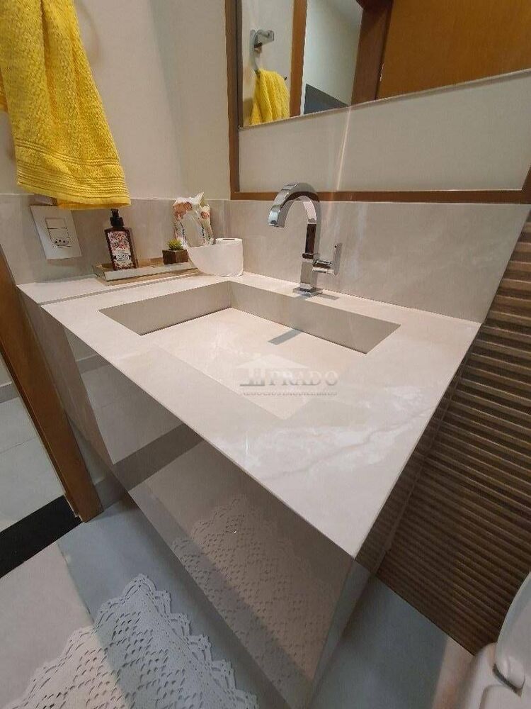 Casa à venda com 4 quartos, 231m² - Foto 3