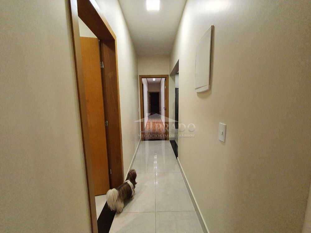 Casa à venda com 4 quartos, 231m² - Foto 4