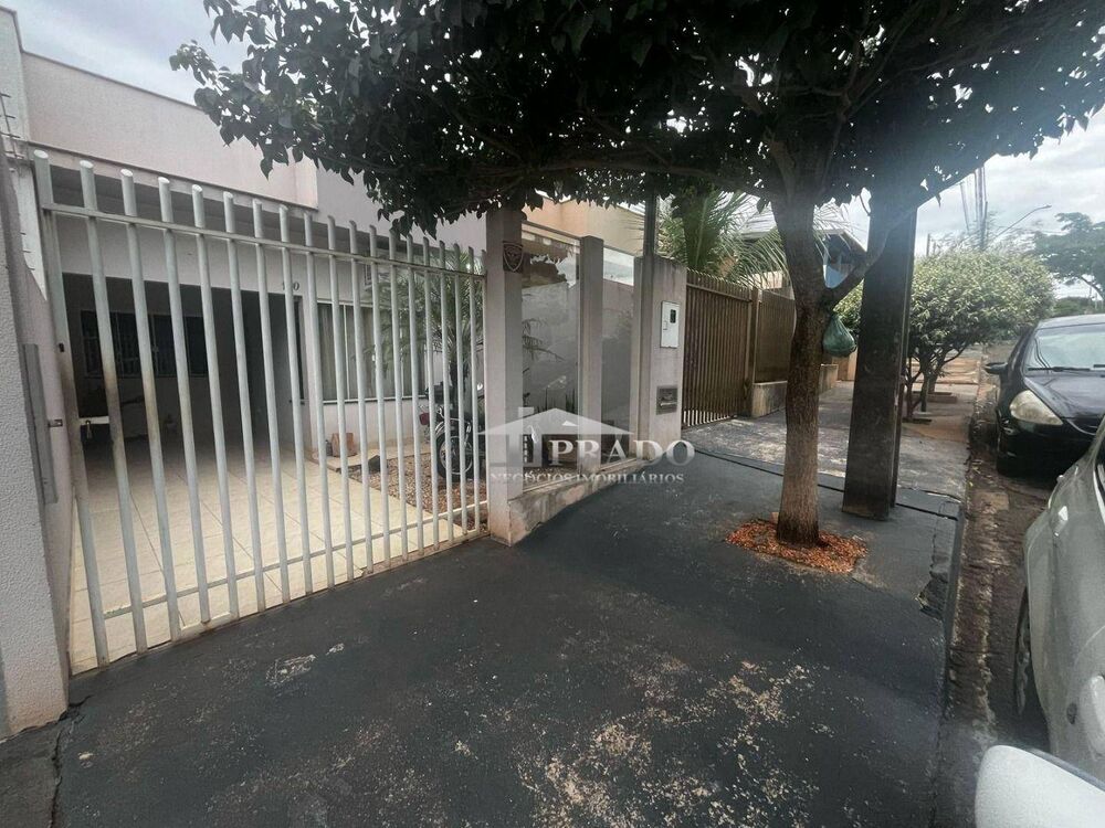 Casa à venda com 2 quartos, 119m² - Foto 2