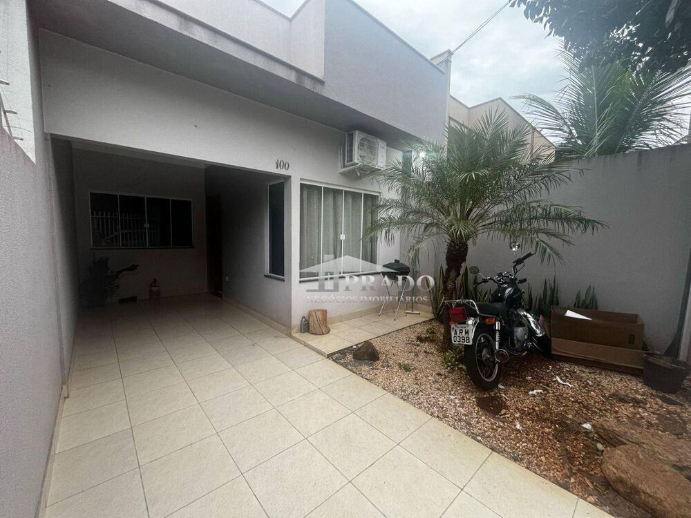Casa à venda com 2 quartos, 119m² - Foto 1