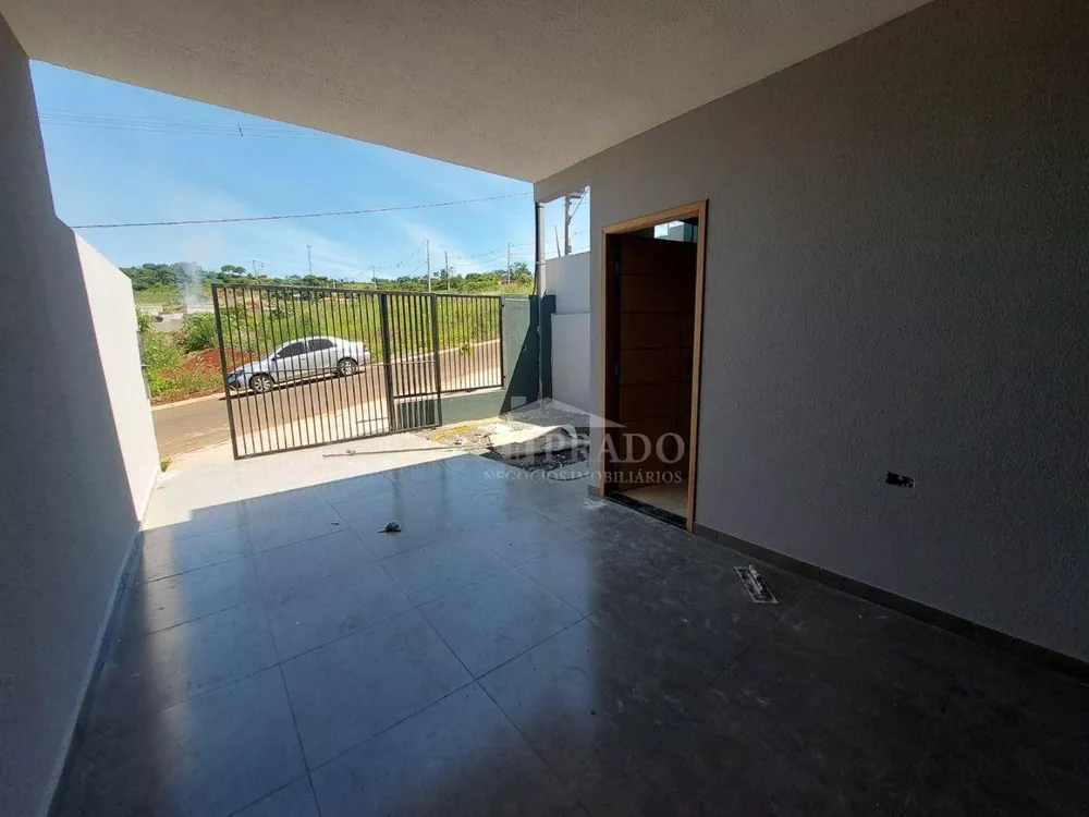 Casa à venda com 2 quartos, 66m² - Foto 4