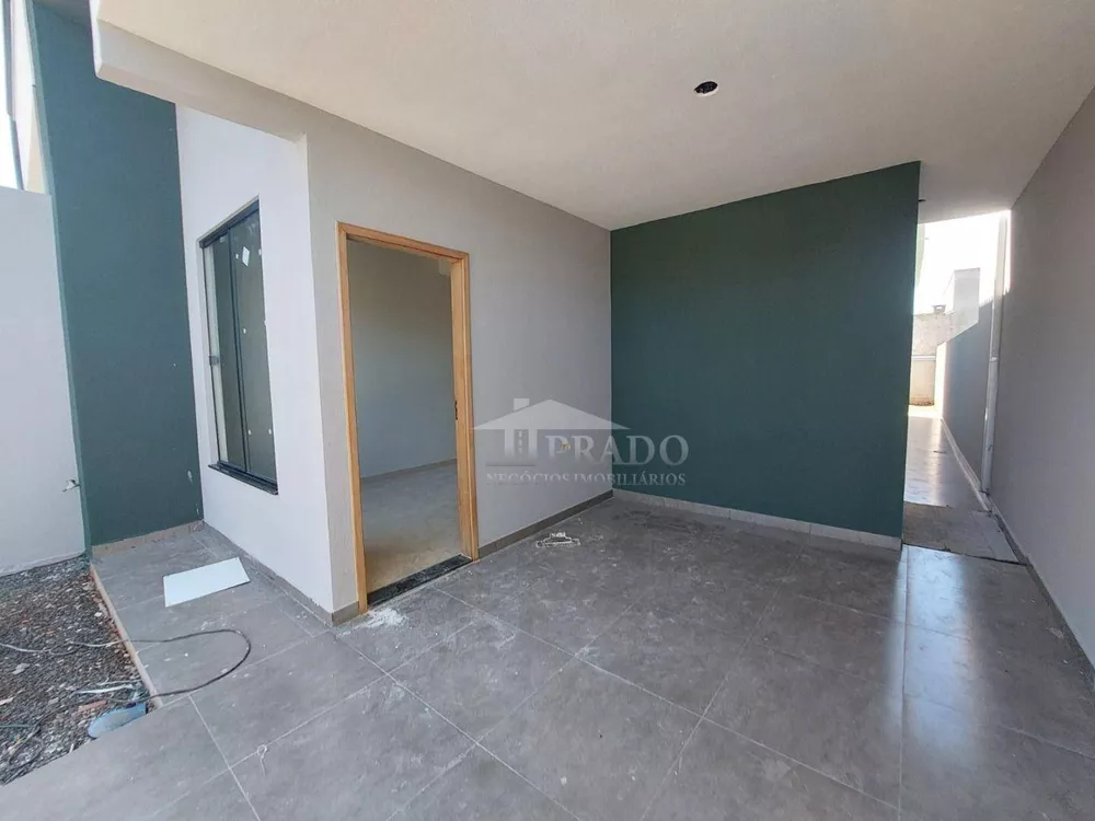 Casa à venda com 2 quartos, 66m² - Foto 3