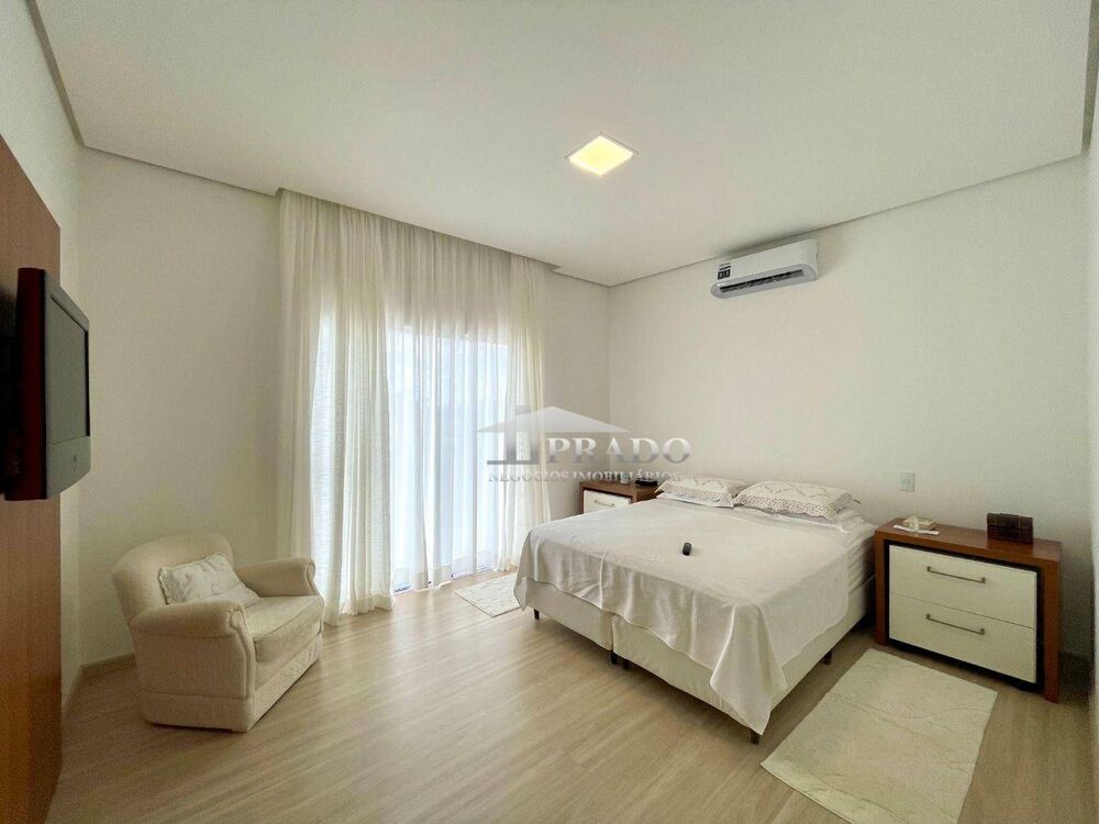 Sobrado, 3 quartos, 210 m² - Foto 1