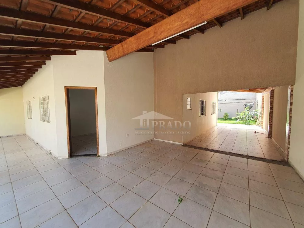 Casa à venda com 3 quartos, 164m² - Foto 3