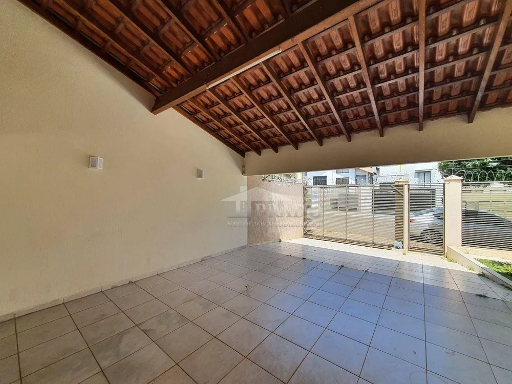 Casa à venda com 3 quartos, 164m² - Foto 4