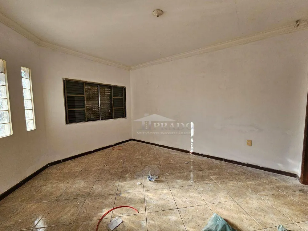 Casa, 4 quartos, 198 m² - Foto 2