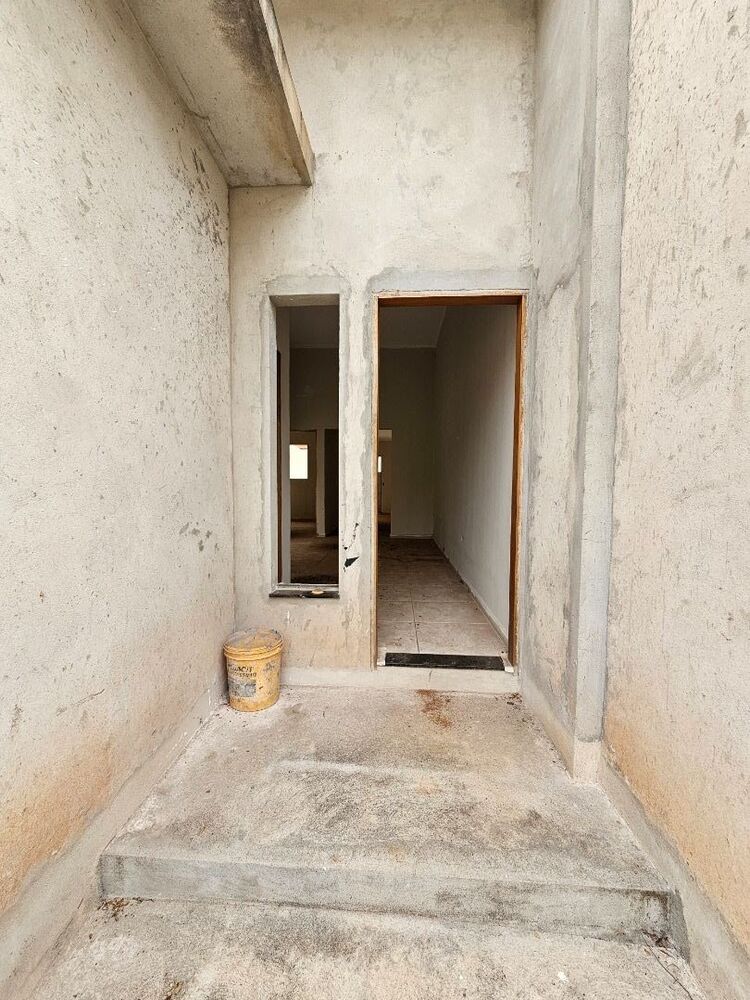 Casa à venda com 2 quartos, 63m² - Foto 2