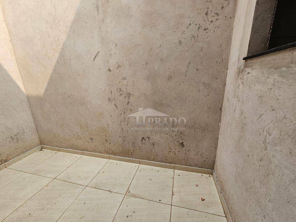 Casa à venda com 2 quartos, 63m² - Foto 5