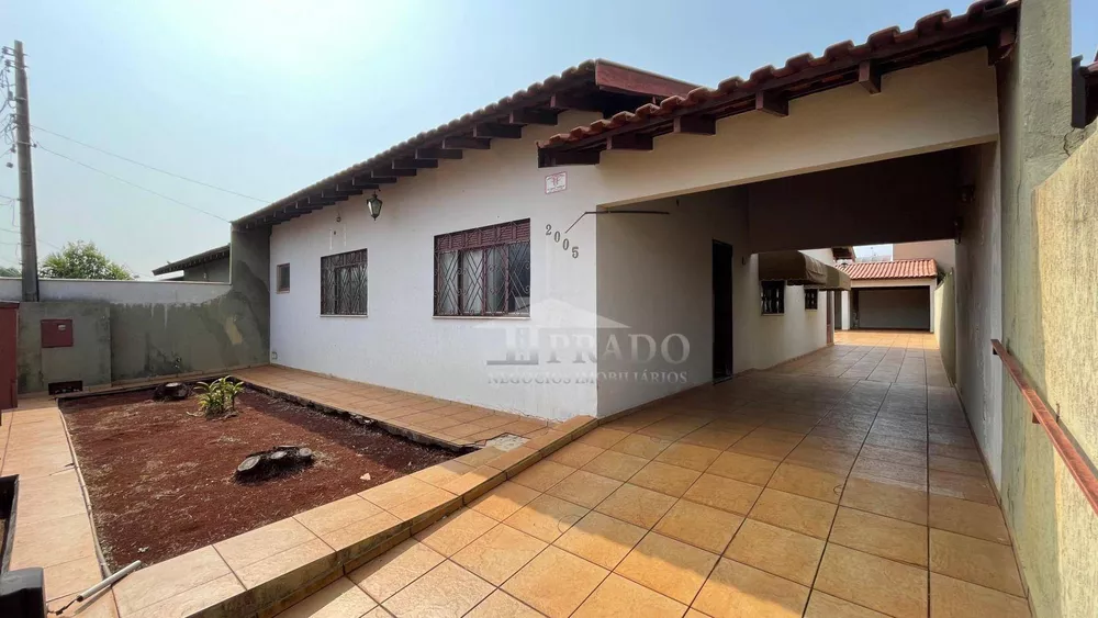 Casa à venda com 3 quartos, 187m² - Foto 2