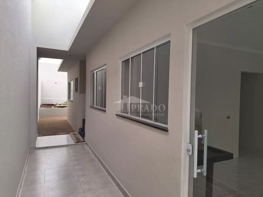 Casa à venda com 2 quartos, 60m² - Foto 3