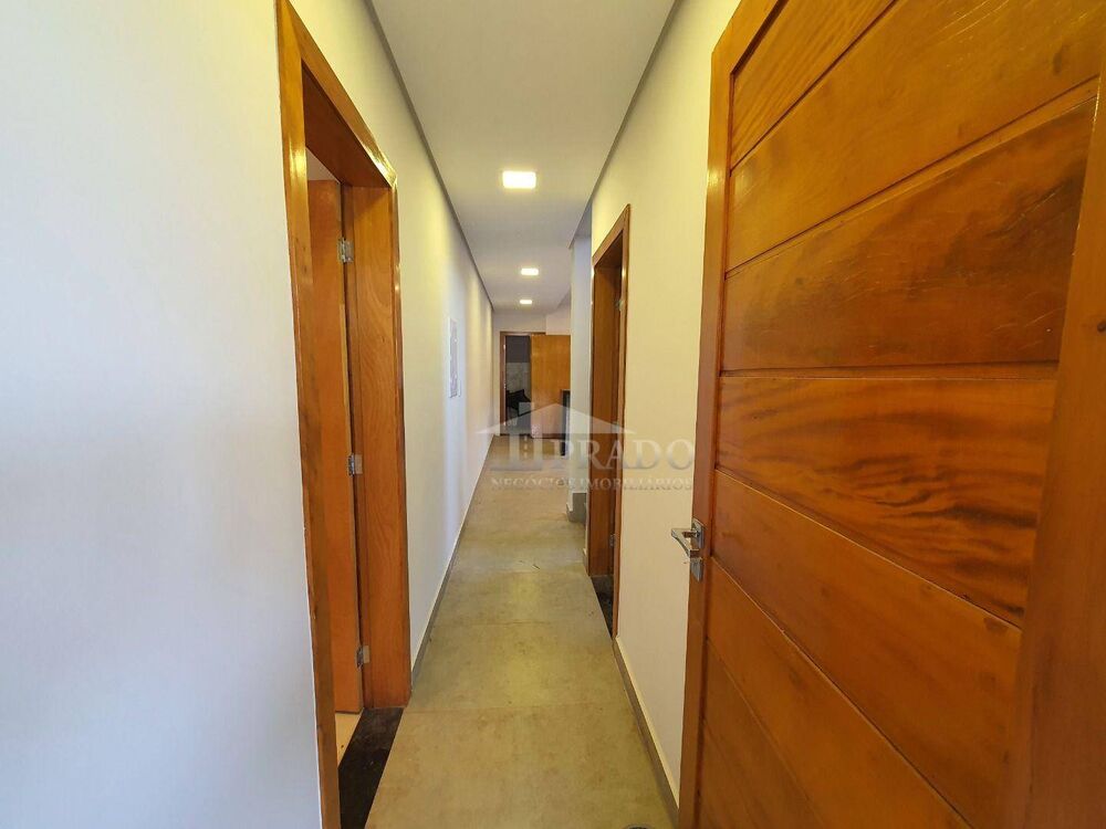 Casa de Condomínio à venda com 3 quartos, 245m² - Foto 2