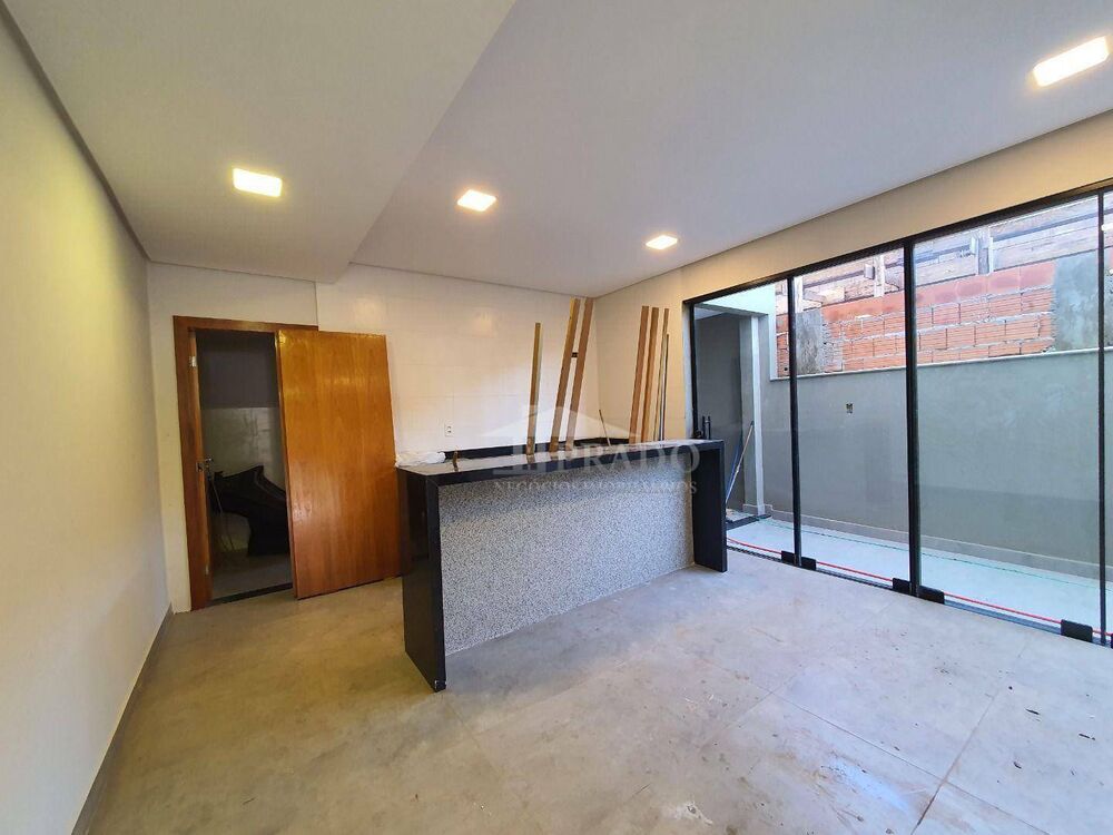Casa de Condomínio à venda com 3 quartos, 245m² - Foto 3