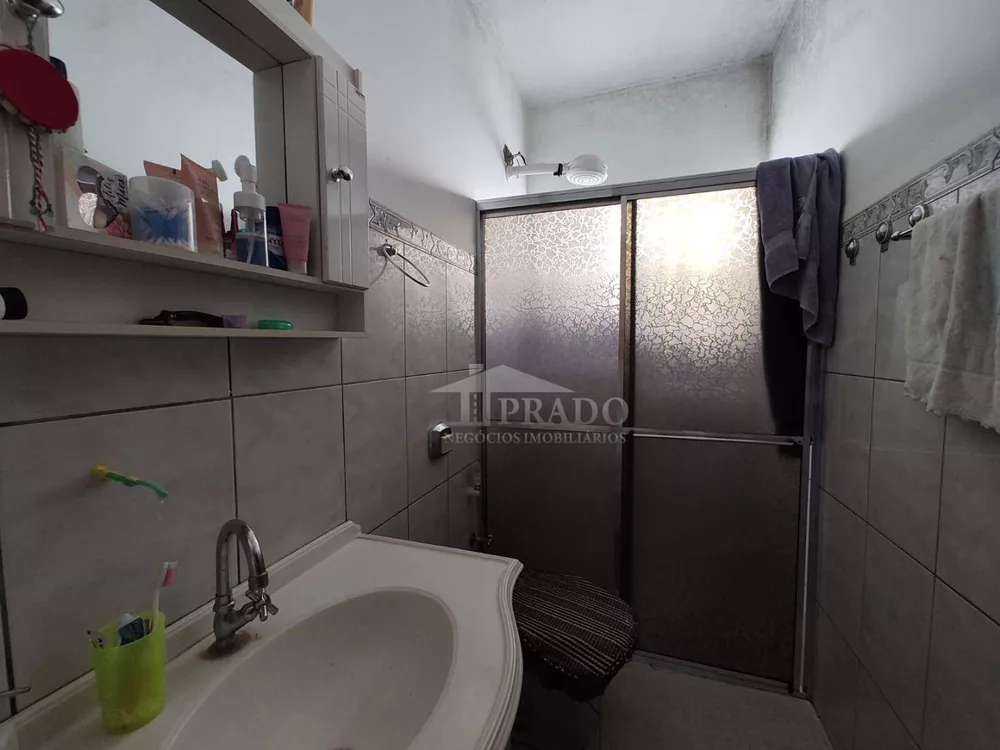 Casa à venda com 3 quartos, 228m² - Foto 4