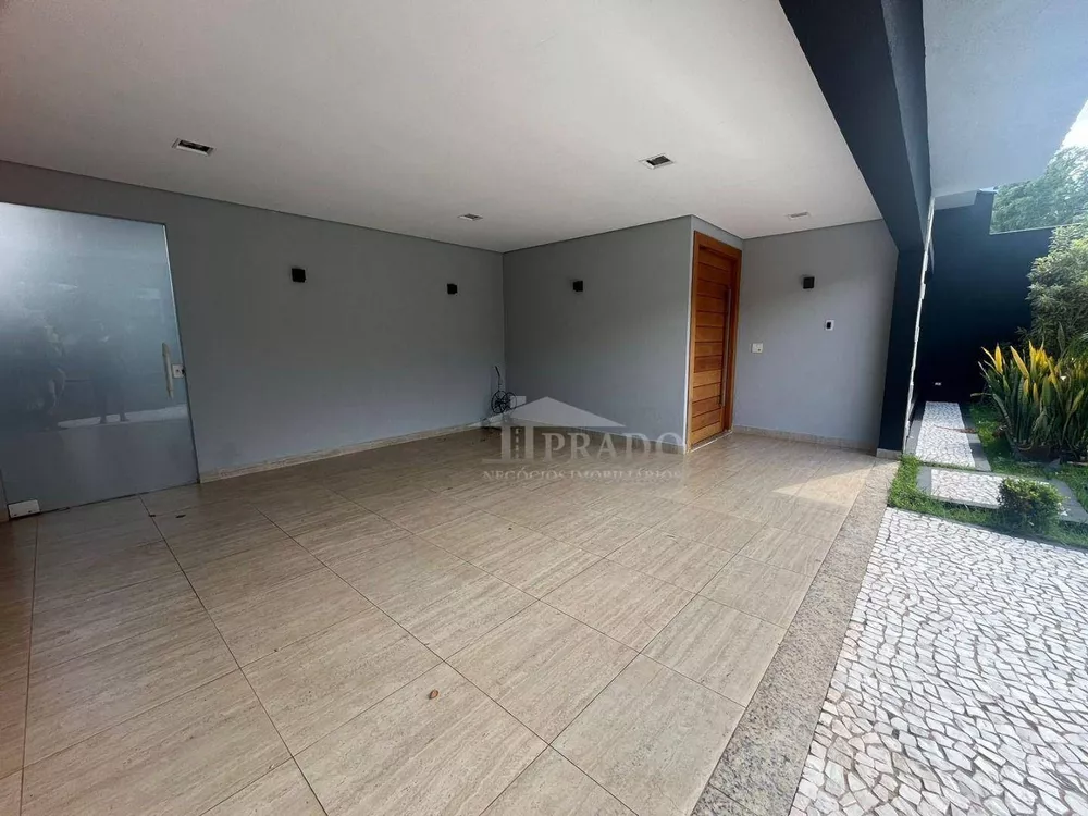 Casa de Condomínio para alugar com 3 quartos, 201m² - Foto 2