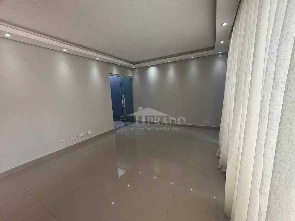 Casa de Condomínio para alugar com 3 quartos, 201m² - Foto 4