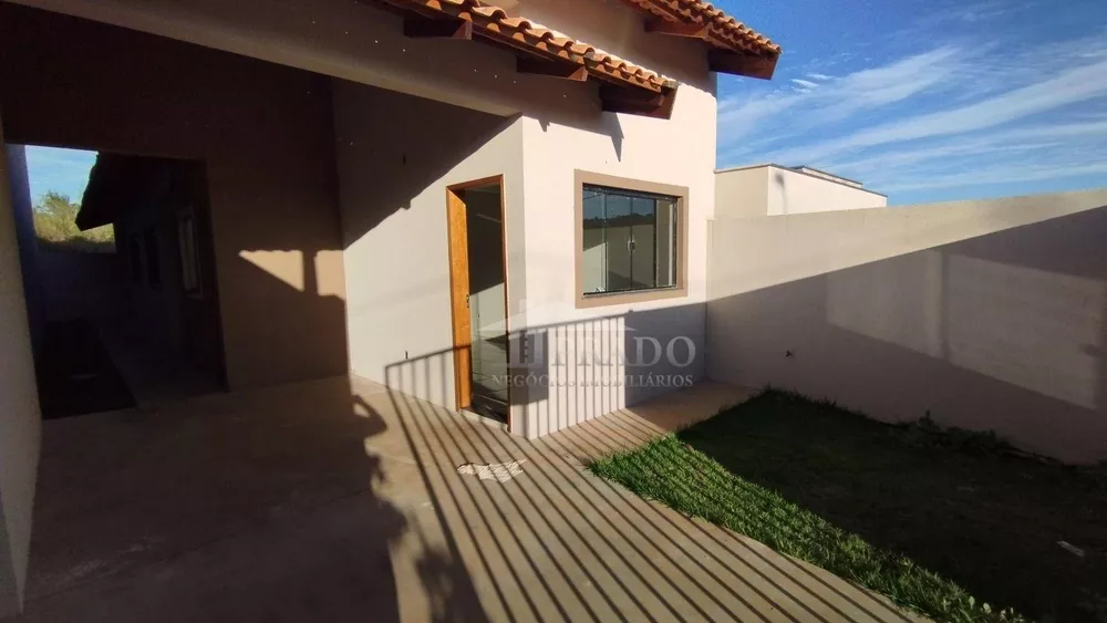 Casa à venda com 2 quartos, 79m² - Foto 2