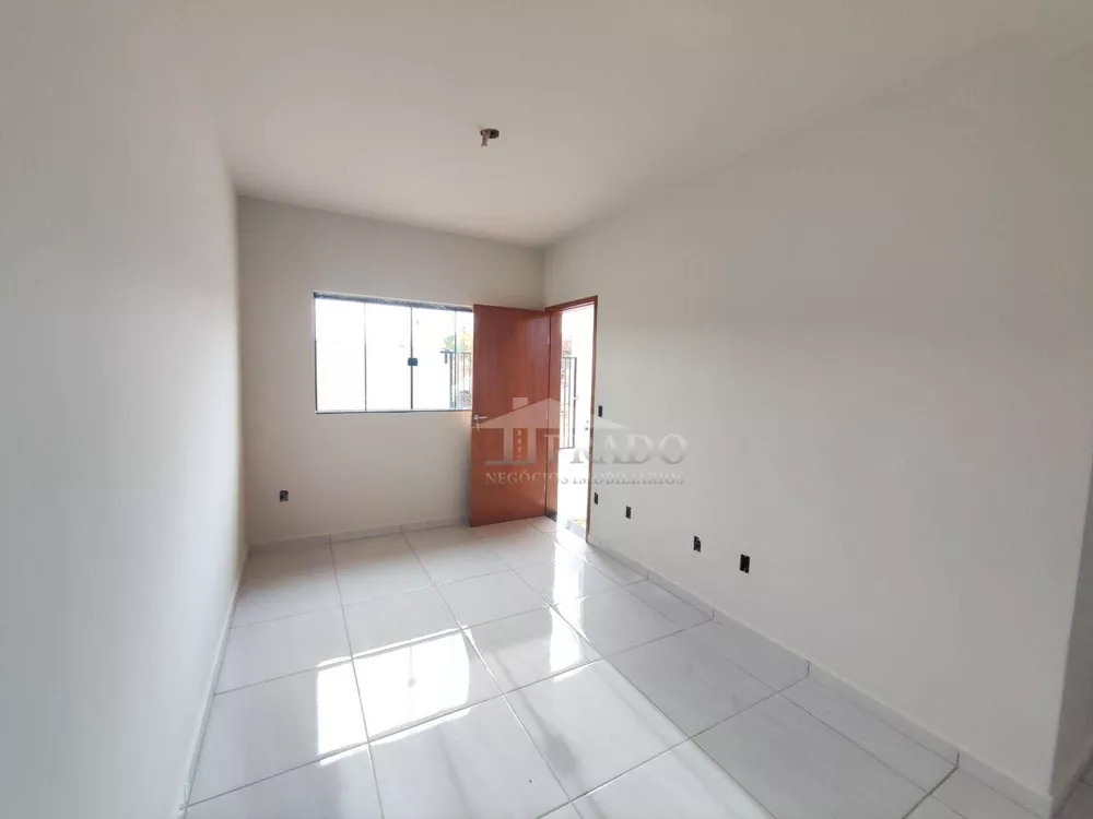 Casa à venda com 2 quartos, 79m² - Foto 3