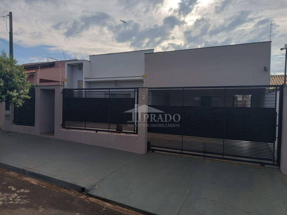 Casa à venda com 3 quartos, 140m² - Foto 2