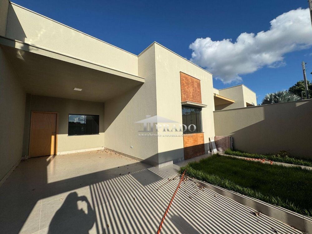 Casa à venda com 3 quartos, 120m² - Foto 1