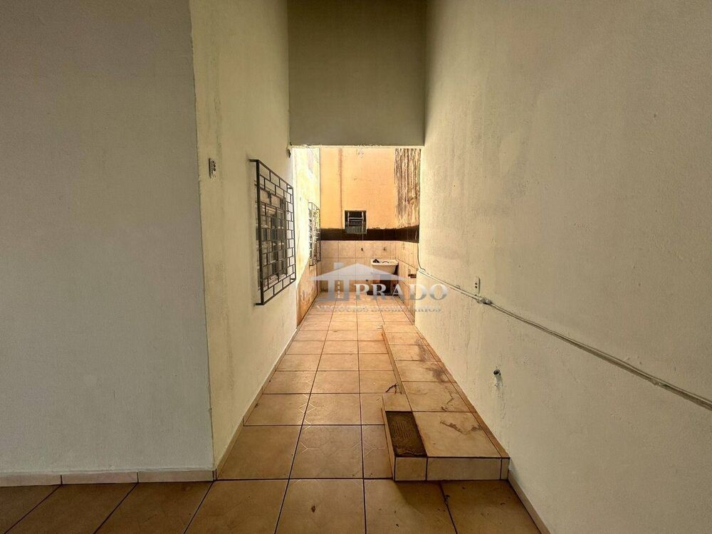 Casa à venda com 3 quartos, 200m² - Foto 11