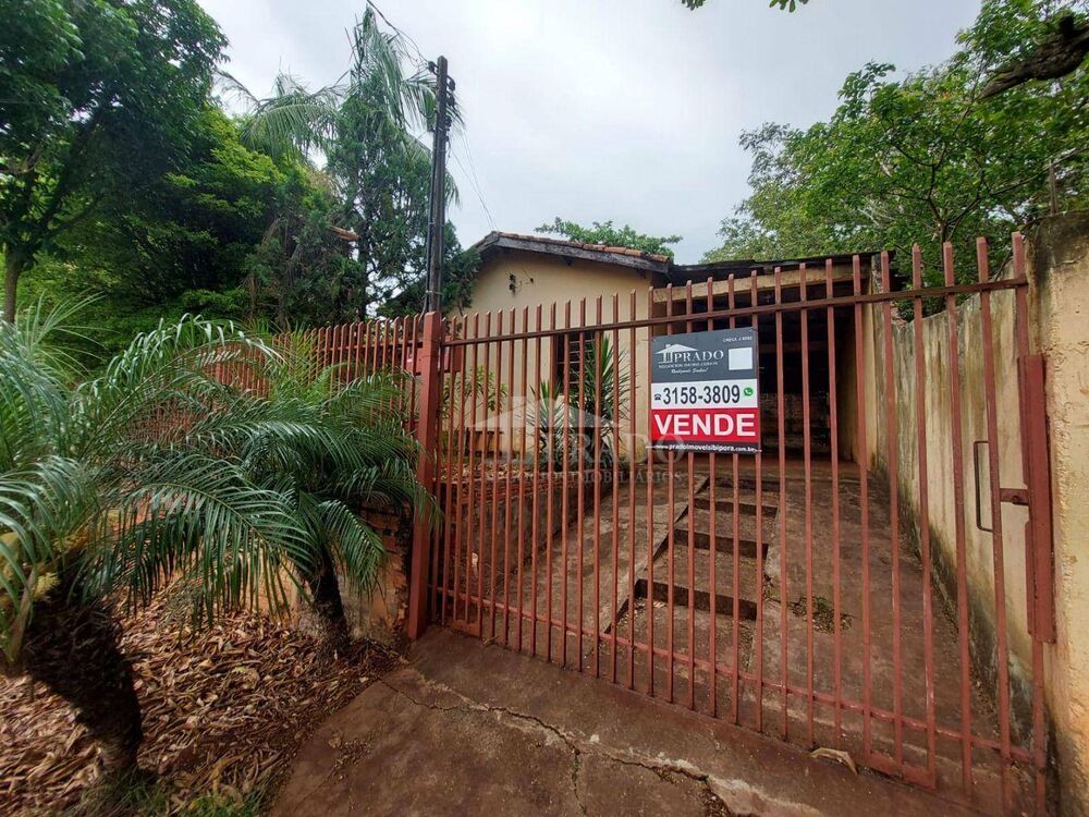 Casa à venda com 4 quartos, 150m² - Foto 1