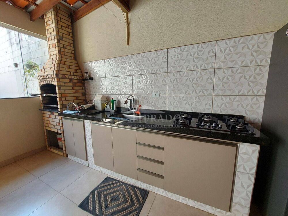Casa à venda com 2 quartos, 90m² - Foto 12