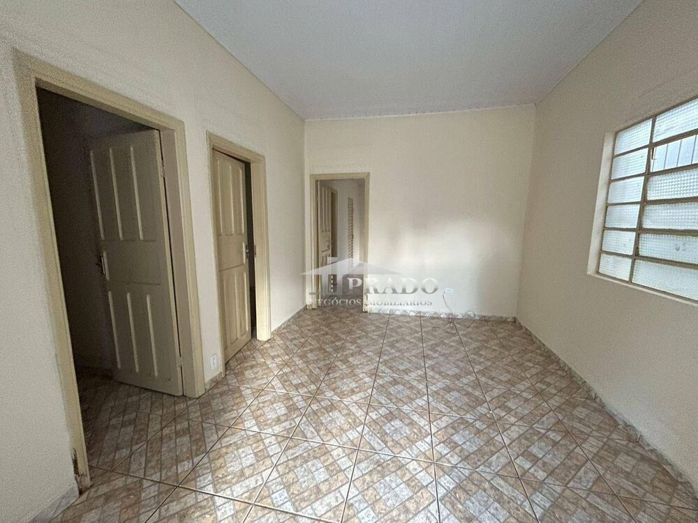 Casa para alugar com 2 quartos, 70m² - Foto 2