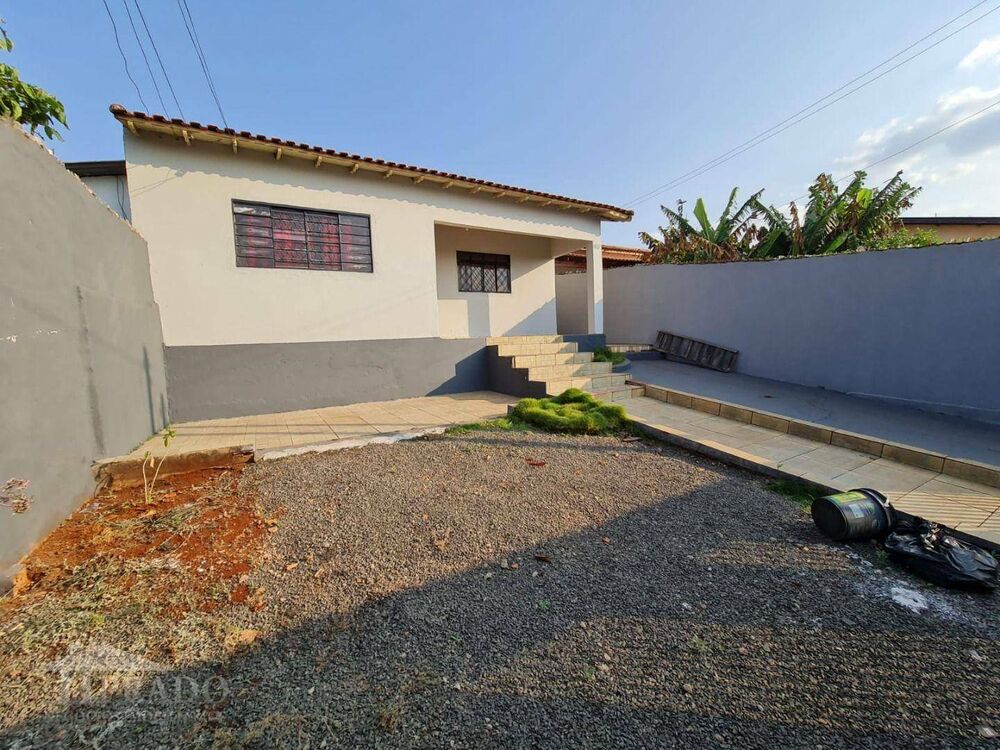 Casa à venda com 3 quartos, 120m² - Foto 1