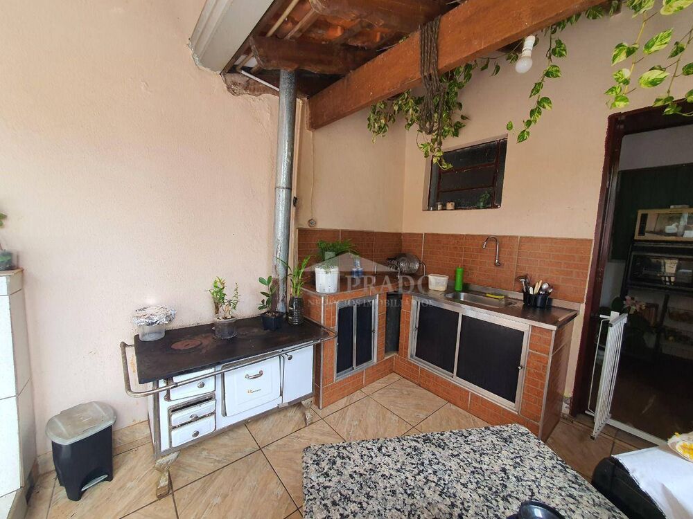 Casa à venda com 3 quartos, 78m² - Foto 4