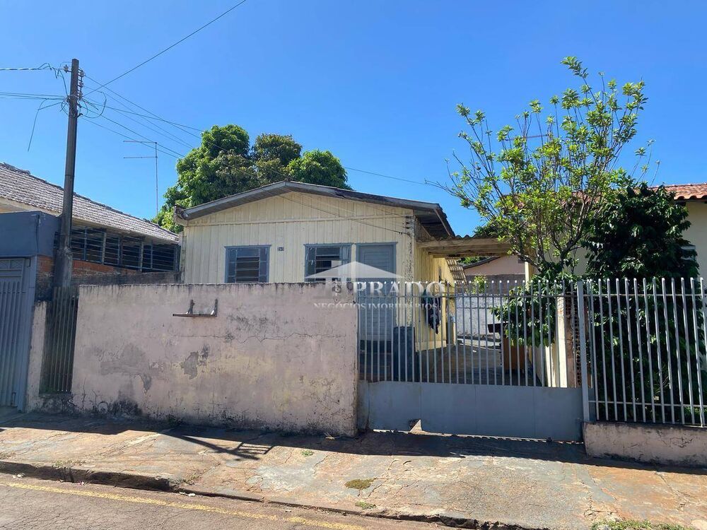 Casa à venda com 6 quartos, 220m² - Foto 2