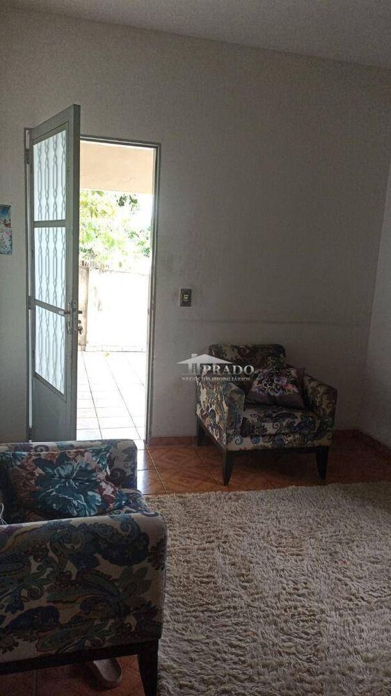 Casa à venda com 6 quartos, 220m² - Foto 6